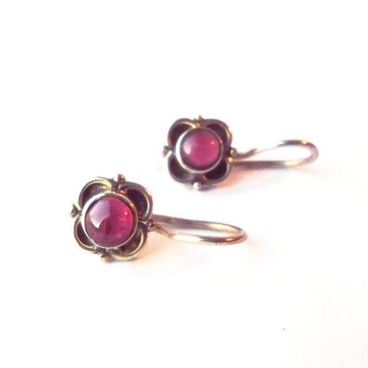 Sterling Silver Garnet Flower Studs