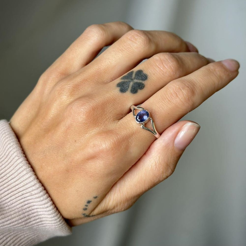 Sterling Silver Oval Iolite (Cordierite) Ring